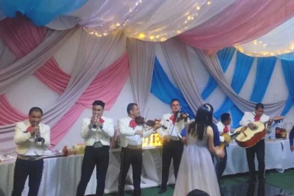 Mariachis en Nezahualcoyótl